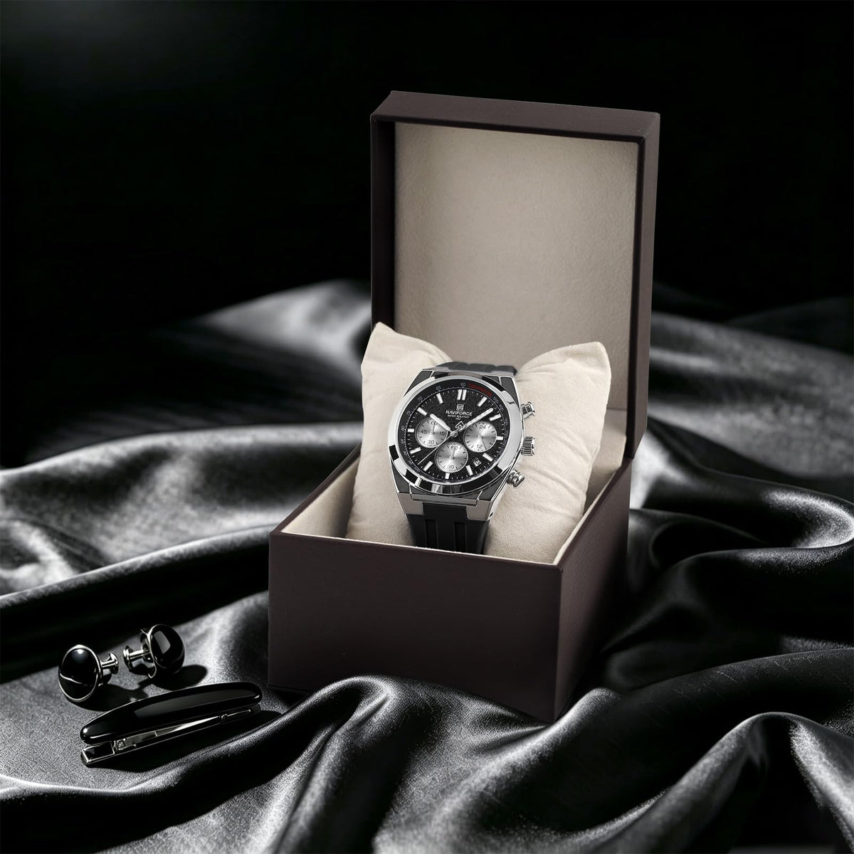 Multifunctional Chronograph Analog Quartz Waterproof Watch I518
